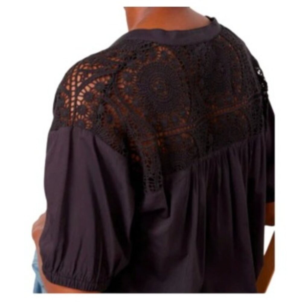 Evereve Women’s S Black Short Sleeve Crochet Back Button Up Blouse Rayon Blend - Picture 2 of 12